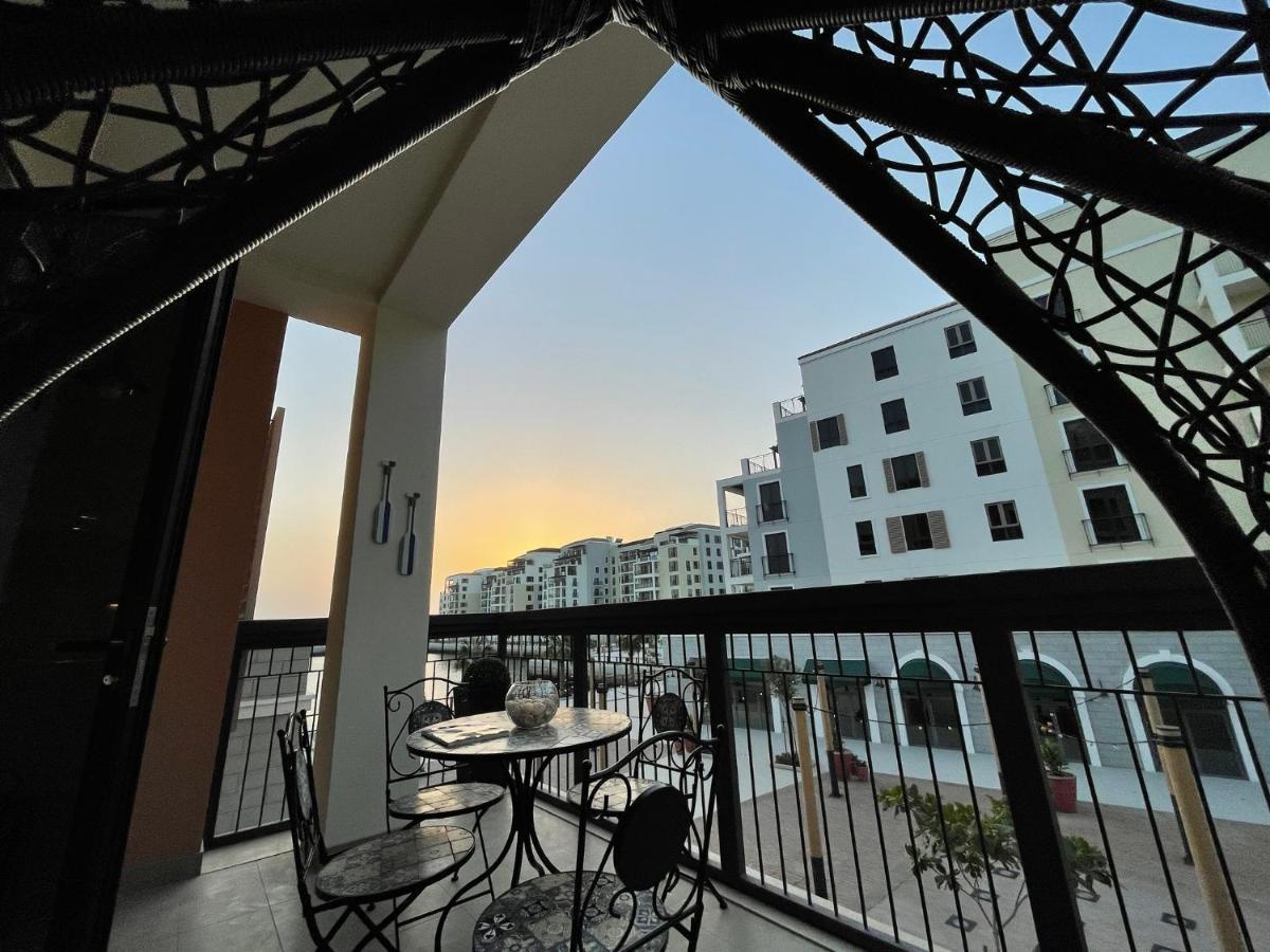 Ultimate Stay - 4 Beds - La Mer - Sunset Marina View Dubai Ngoại thất bức ảnh